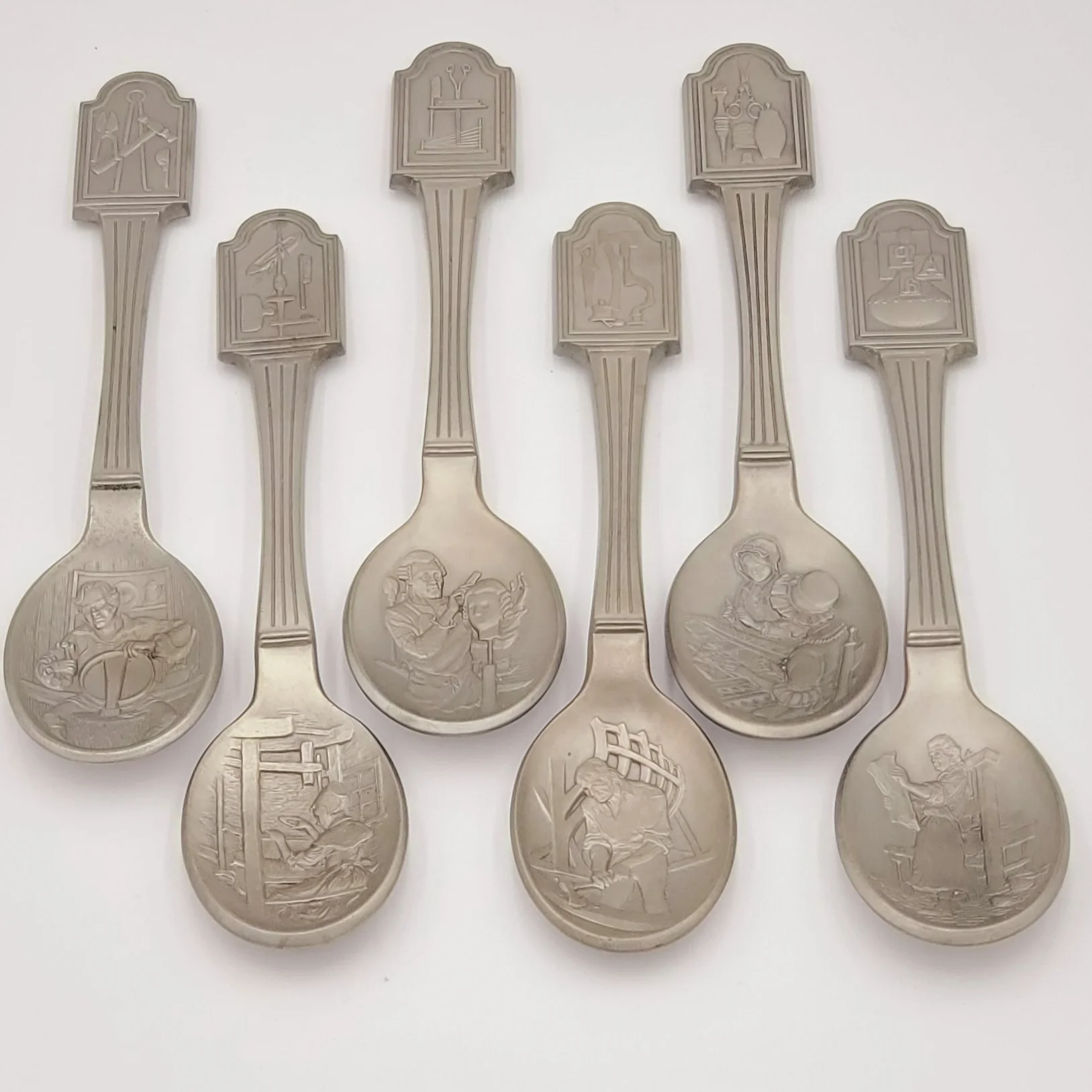 The Craftsmen of America Spoon Collection-Issued in limited edition by The Franklin Mint in 1977-Pewter Spoons- Come with Display Shelf - Image 10