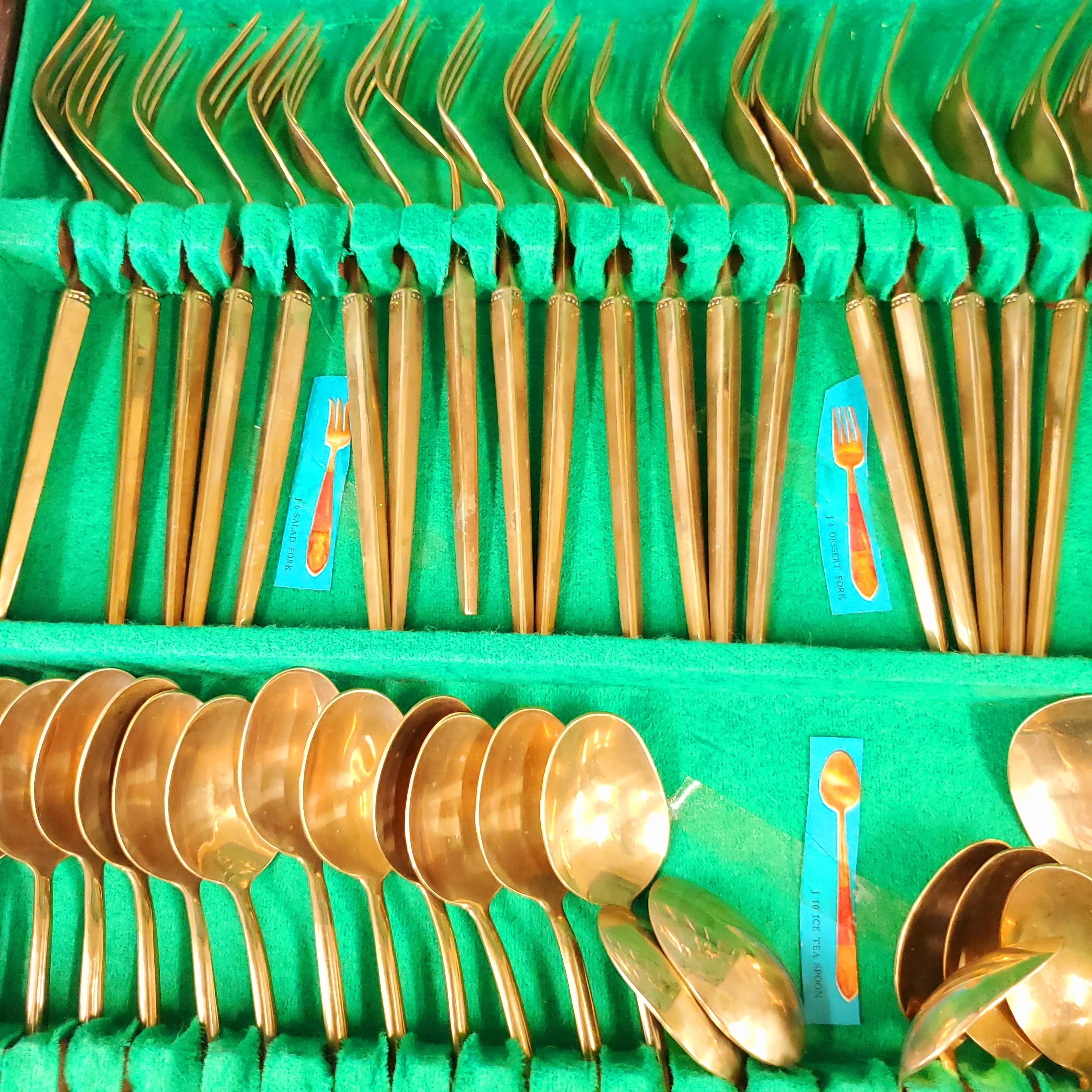 Vintage 144 pc Flatware Set from James Quality Jewelers, Bangkok, Thailand in Wooden Case - Image 6