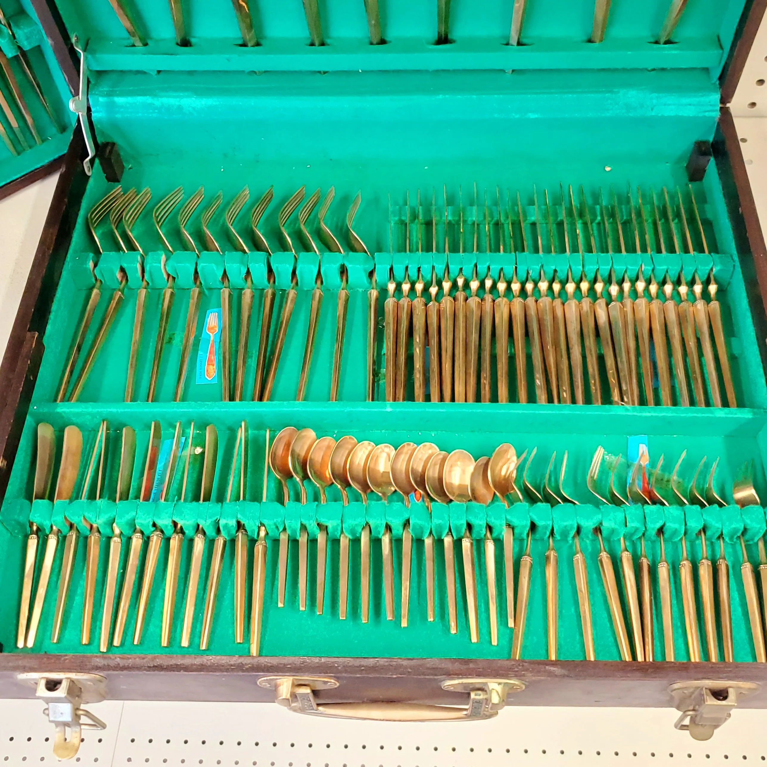 Vintage 144 pc Flatware Set from James Quality Jewelers, Bangkok, Thailand in Wooden Case - Image 7